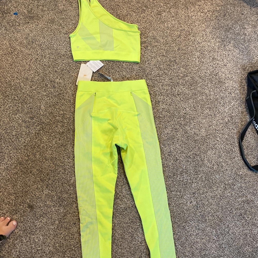 Fabletics set - Picture 4 of 8